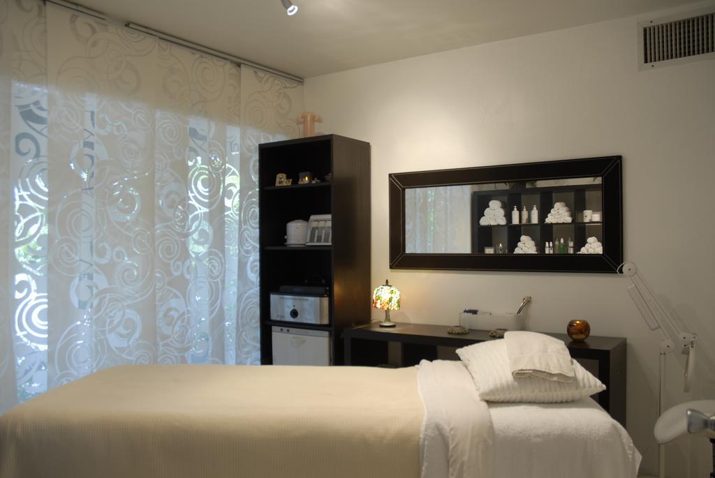 The Cabanas Guesthouse & Spa - Gay Resort Catering To Gay Men Oakland Park Ngoại thất bức ảnh