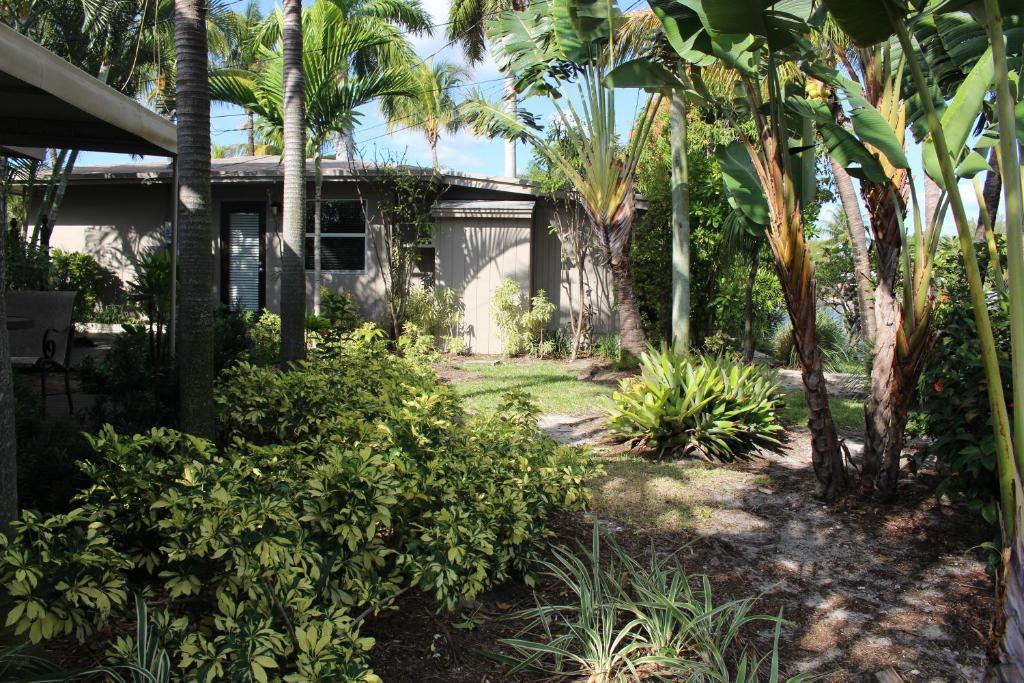 The Cabanas Guesthouse & Spa - Gay Resort Catering To Gay Men Oakland Park Ngoại thất bức ảnh